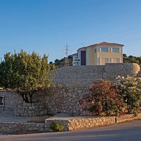 דירה Paramithia